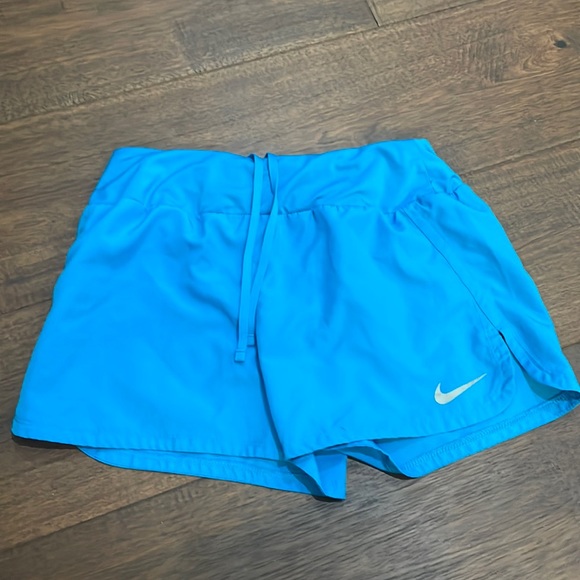 nike shorts - Picture 1 of 3